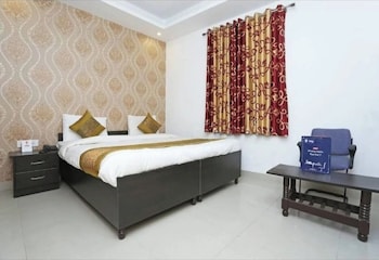 hotel aryan residency near delhi airport