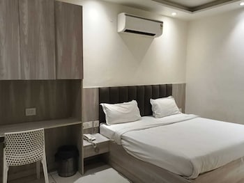 hotel red chilly adarsh nagar