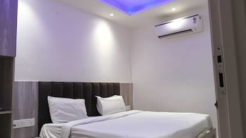 hotel red chilly adarsh nagar