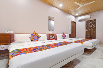 via kanha palace