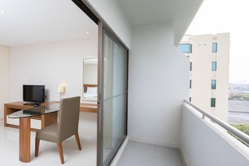 thomson hotel huamark