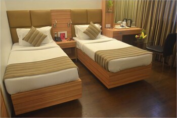 hotel plaza chembur