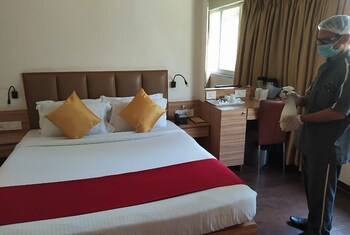 hotel plaza chembur