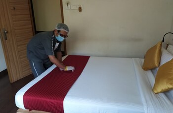 hotel plaza chembur