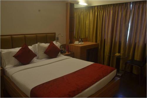 hotel plaza chembur