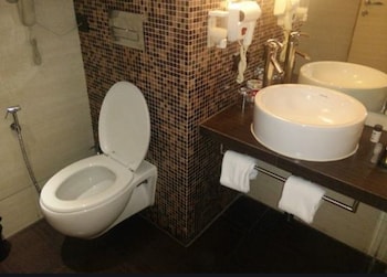 meritas picaddle resort lonavala