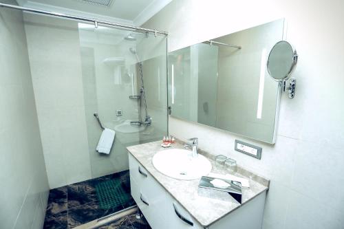 parkside hotel and apartments