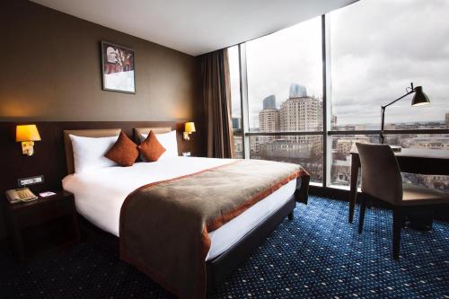 parkside hotel and apartments