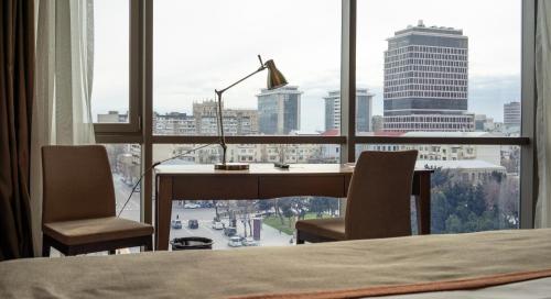 parkside hotel and apartments