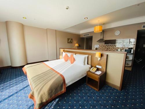 parkside hotel and apartments