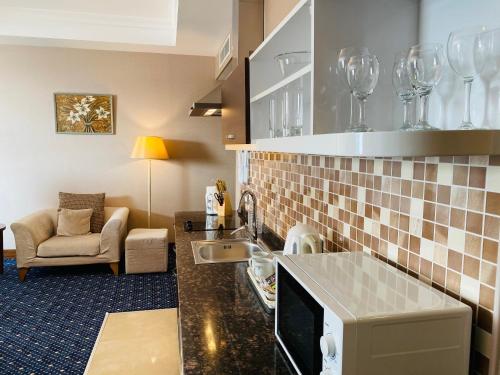 parkside hotel and apartments