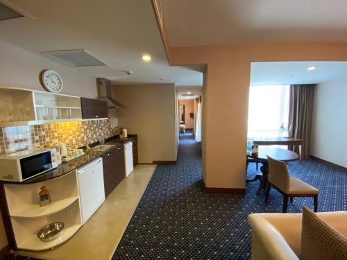 parkside hotel and apartments