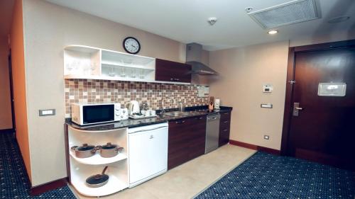 parkside hotel and apartments