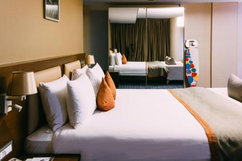 parkside hotel and apartments