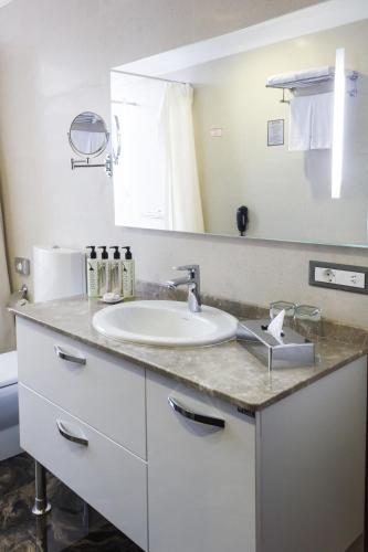 parkside hotel and apartments