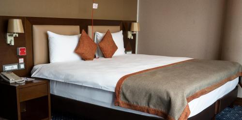 parkside hotel and apartments