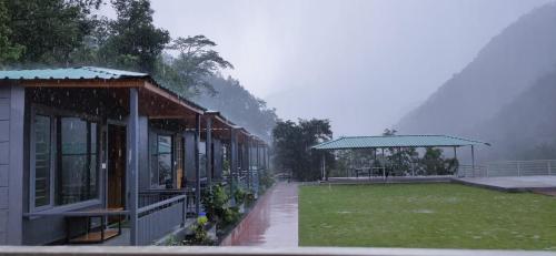 royale rainbow resort