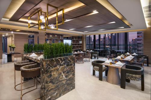 solitaire bangkok sukhumvit 11