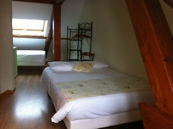 room-image