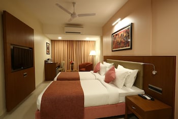 evoke lifestyle candolim