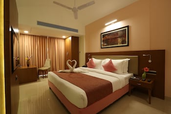 evoke lifestyle candolim