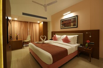evoke lifestyle candolim