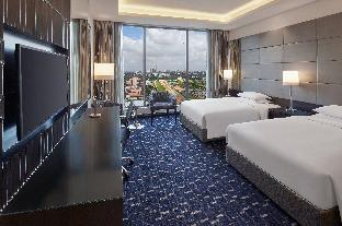 renaissance bengaluru race course hotel