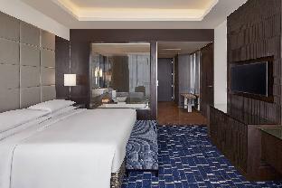 renaissance bengaluru race course hotel