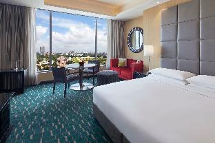 renaissance bengaluru race course hotel