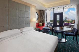 renaissance bengaluru race course hotel