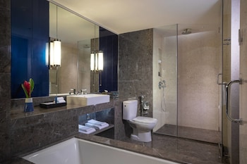 renaissance bengaluru race course hotel