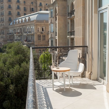 promenade hotel baku