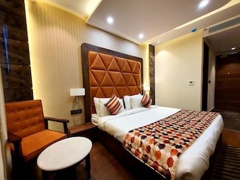 hotel makhan residency