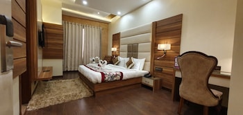 hotel makhan residency