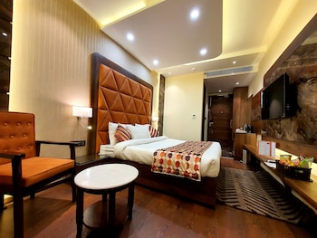 hotel makhan residency