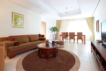 tamani marina hotel and hotel apartments