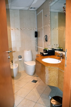 tamani marina hotel and hotel apartments