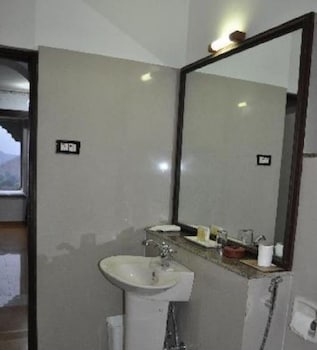 indraprasth heritage resort