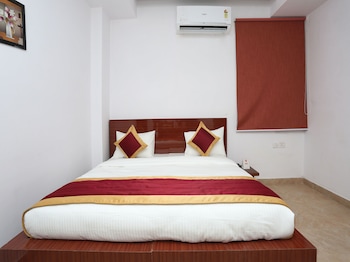 amaira hotels and banquets near vaishali metro station