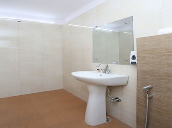 amaira hotels and banquets near vaishali metro station