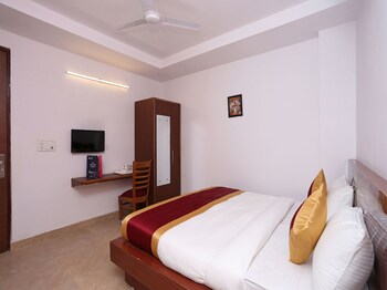 amaira hotels and banquets near vaishali metro station
