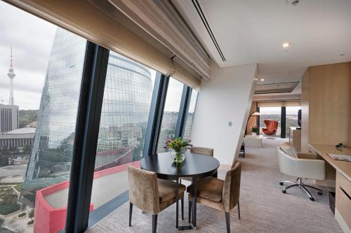 fairmont baku flame towers