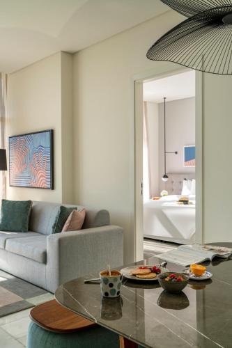 th8 palm dubai beach resort vignette collection