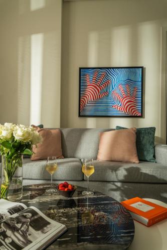 th8 palm dubai beach resort vignette collection