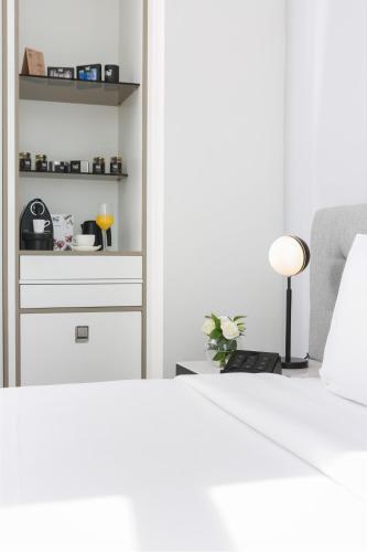 th8 palm dubai beach resort vignette collection