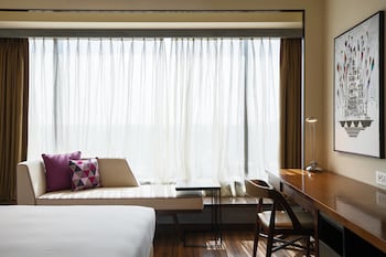 renaissance ahmedabad sg highway