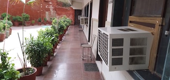 hotel sidhartha 80 metres from taj mahal