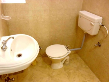 hotel sidhartha 80 metres from taj mahal