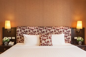 rembrandt residences bangkok