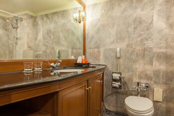 rembrandt residences bangkok